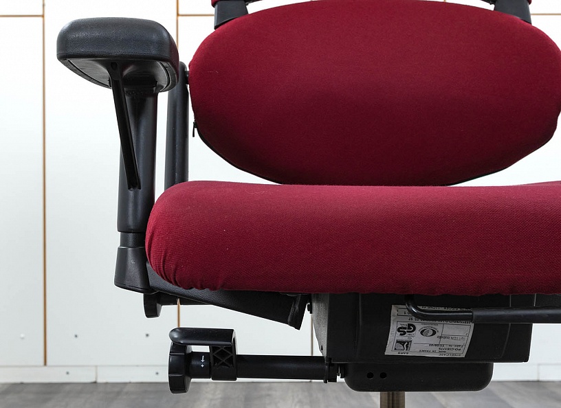 Офисное кресло руководителя  SteelCase Ткань Красный Please 1  (КРТК-08072уц)