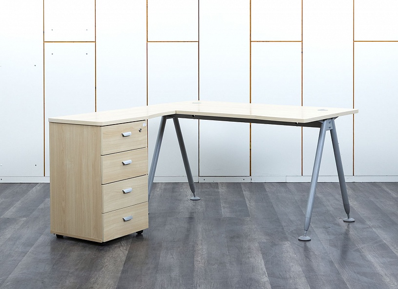Комплект офисной мебели стол с тумбой  1 400х1 600х750 ЛДСП Клен   (СПУВКл-13033)