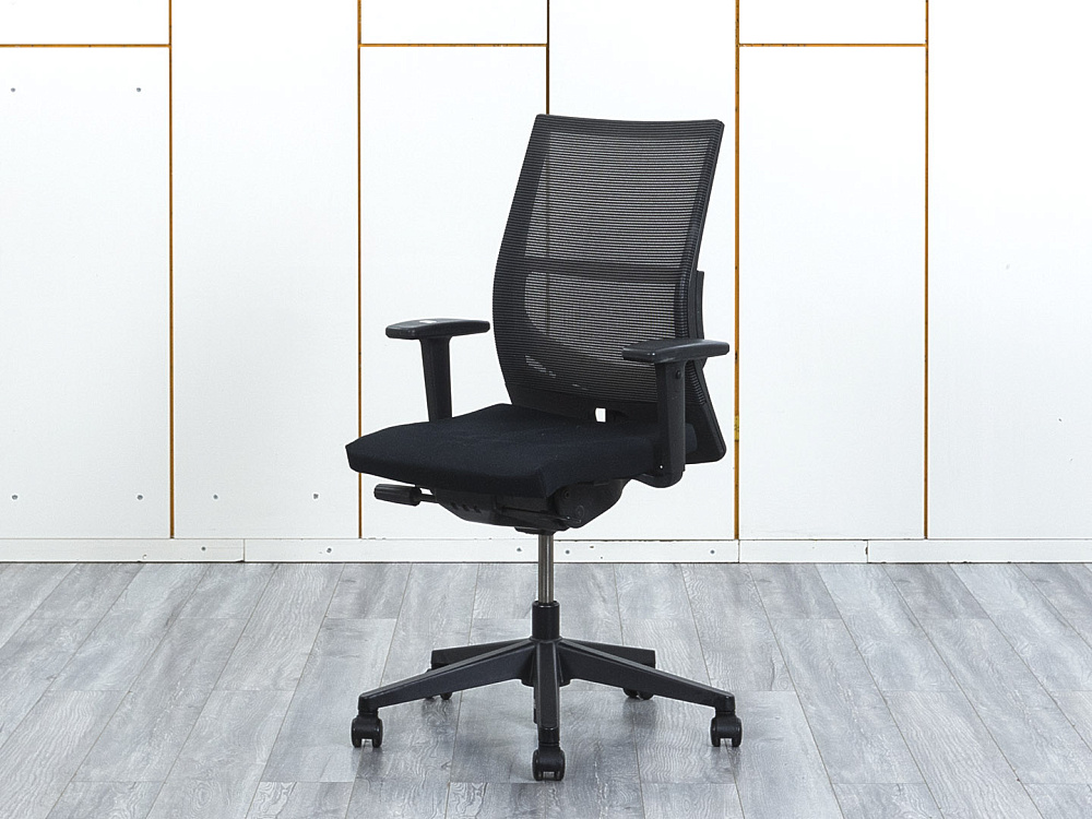 Офисное кресло для персонала  Haworth Сетка Черный Comforto  (КПСЧ1-01044)