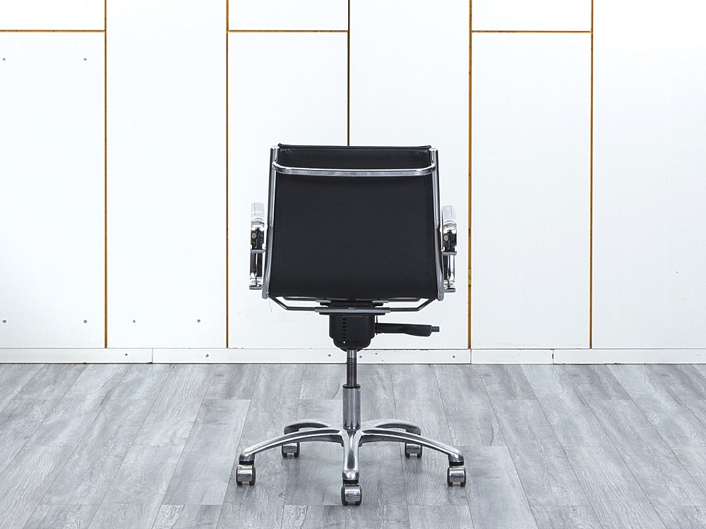 Офисное кресло для персонала  LUXY Кожа Черный   (КПКЧ-16024)