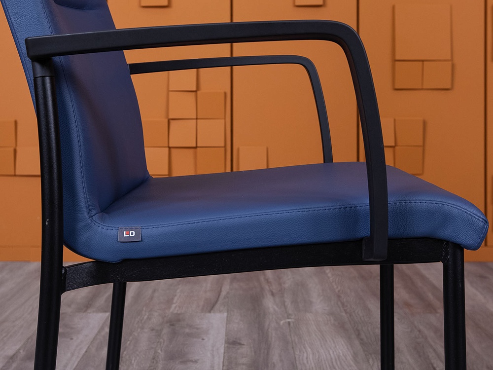 Конференц кресло для переговорной  Синий Экокожа LD Seating   (КНКН-27025)