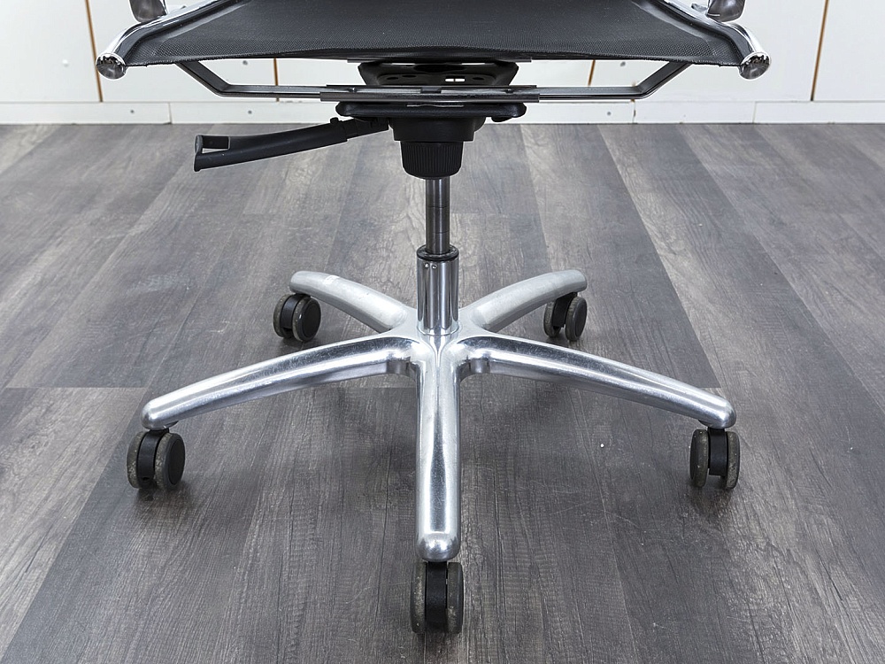 Офисное кресло руководителя  LUXY Сетка Черный LIGHT-MESH/A  (КРСЧ-05042)