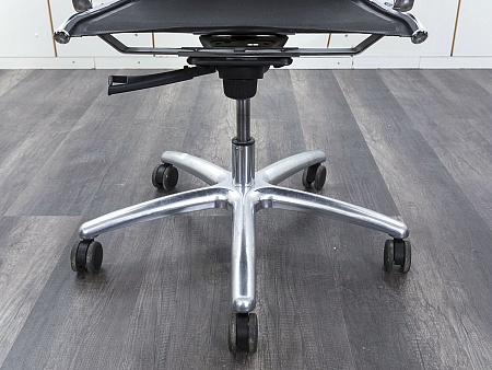 Офисное кресло руководителя  LUXY Сетка Черный LIGHT-MESH/A  (КРСЧ-05042)