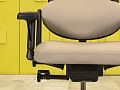 Офисное кресло руководителя на колесах Please 1 Steelcase Кожа Бежевый Германия  КРКБ-24115