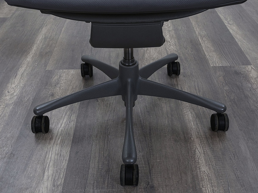 Офисное кресло руководителя  Herman Miller Ткань Серый Embody  (КРТС-06072)