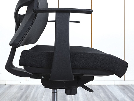 Офисное кресло для персонала  Narbutas Сетка Черный Eva.II  (КПСЧ-16044)
