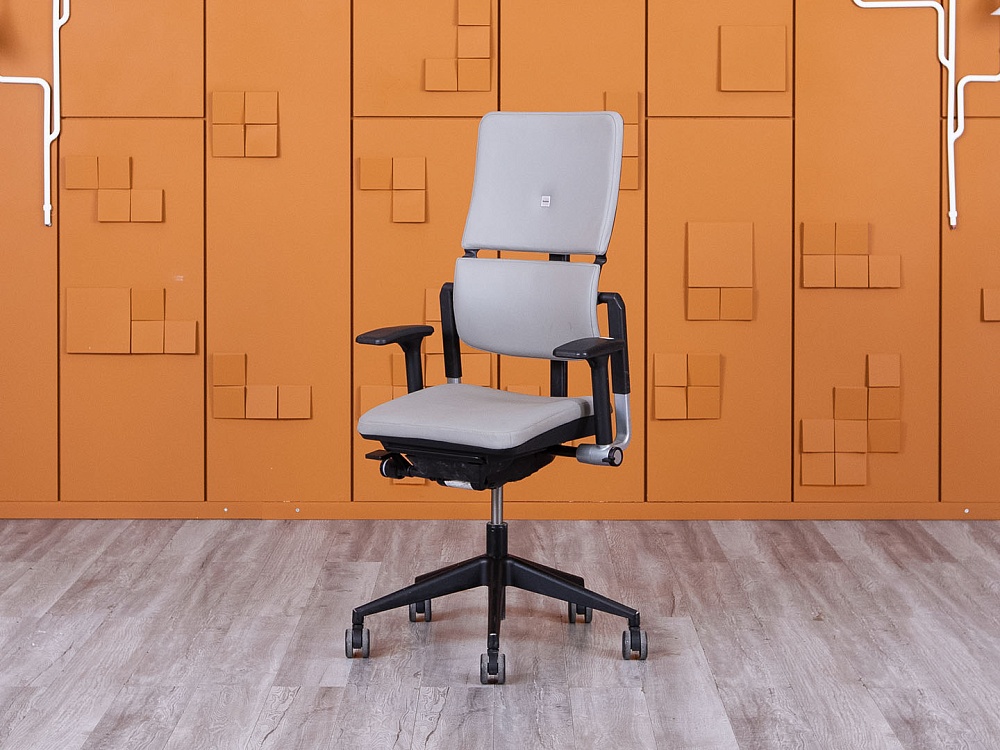 Офисное кресло руководителя  SteelCase Кожа Серый Please 2 Ergonomic  (КРКС-21015)