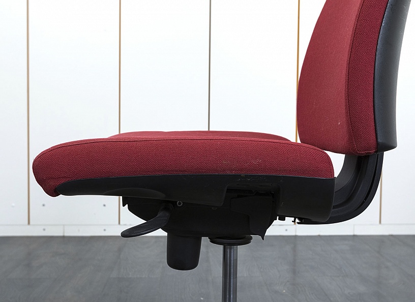 Офисное кресло для персонала  Bene Ткань Красный   (КПТК1-06101)