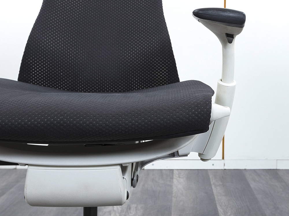 Офисное кресло руководителя  Herman Miller Ткань Серый Embody  (КРТС-03032)