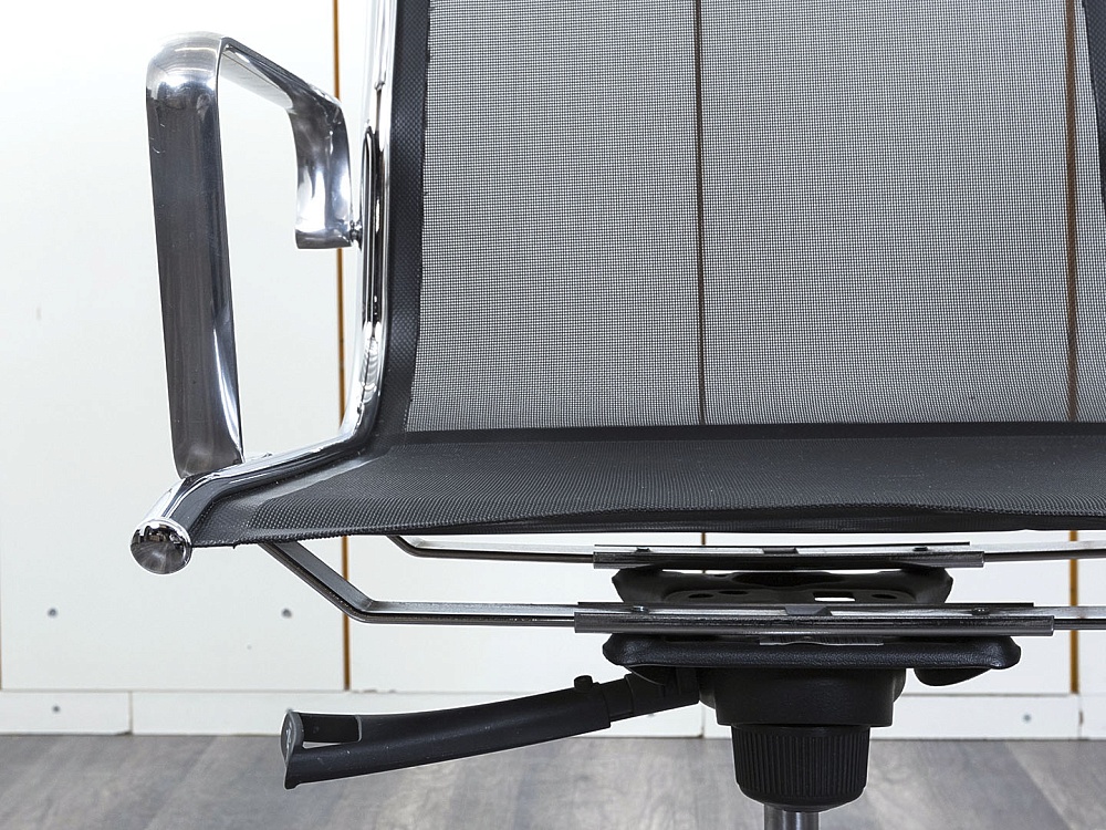 Офисное кресло руководителя  LUXY Сетка Черный LIGHT-MESH/A  (КРСЧ-05042)