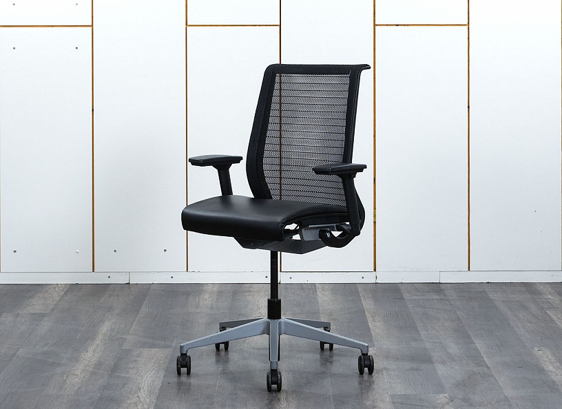 Офисное кресло для персонала  SteelCase Кожа Черный Think  (КПКЧ-26013)