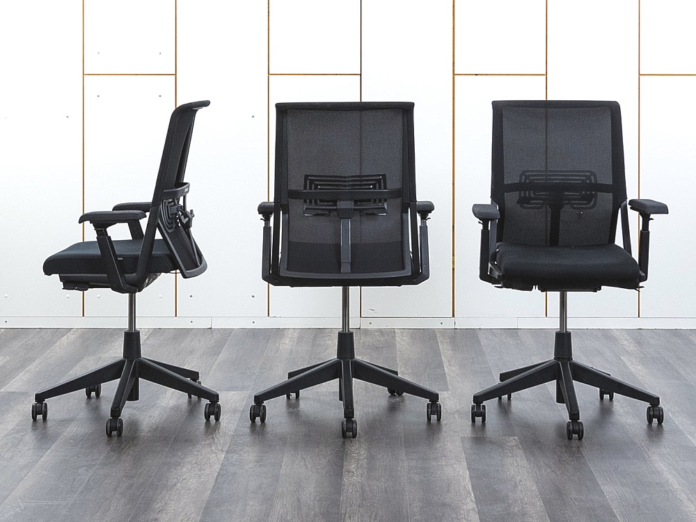 Офисное кресло руководителя  Haworth Ткань Черный Comforto 59  (КРТЧ-13081)