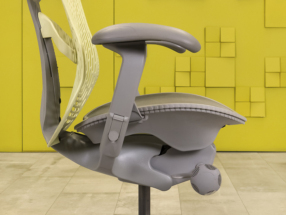 Офисное кресло руководителя на колесах Mirra 1 Herman Miller Сетка Серый США  КРТС1-05115
