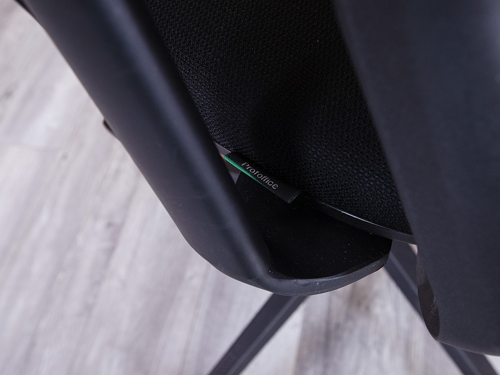 Офисное кресло для персонала  Profoffice ЛДСП Черный 4U Mesh  (КПСЧ-17045)