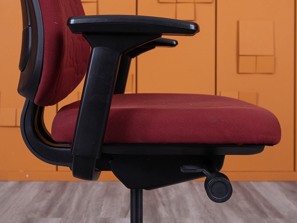 Офисное кресло для персонала  SteelCase Ткань Красный   (КПТК-30045)