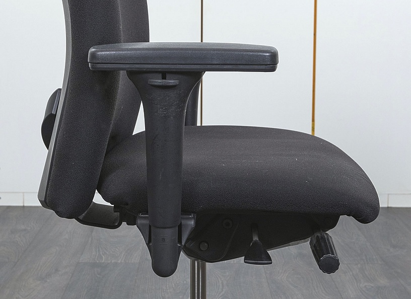 Офисное кресло для персонала  Bene Ткань Черный   (КПТЧ2-04111)