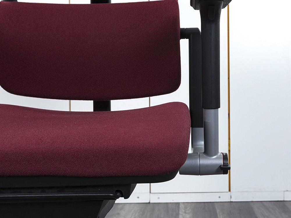 Офисное кресло руководителя  SteelCase Ткань Красный Please 2 Ergonomic  (КРТК-02072)
