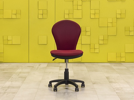 Офисное кресло для персонала на колесах Ткань Красный Россия  КПТК2-06055