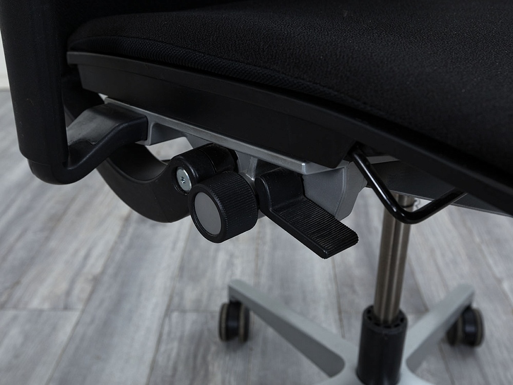 Офисное кресло для персонала  SteelCase Ткань Черный Think  (КПТЧ-22114)