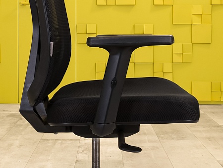 Офисное кресло для персонала на колесах Ткань Чёрный Россия_КПТЧ3-130723