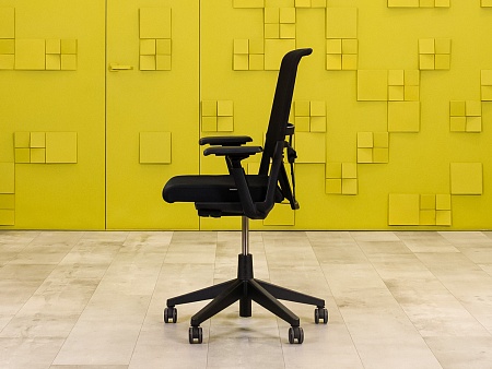 Офисное кресло для персонала на колесах Comforto HAWORTH Ткань Чёрный Германия  КПТЧ2-14081