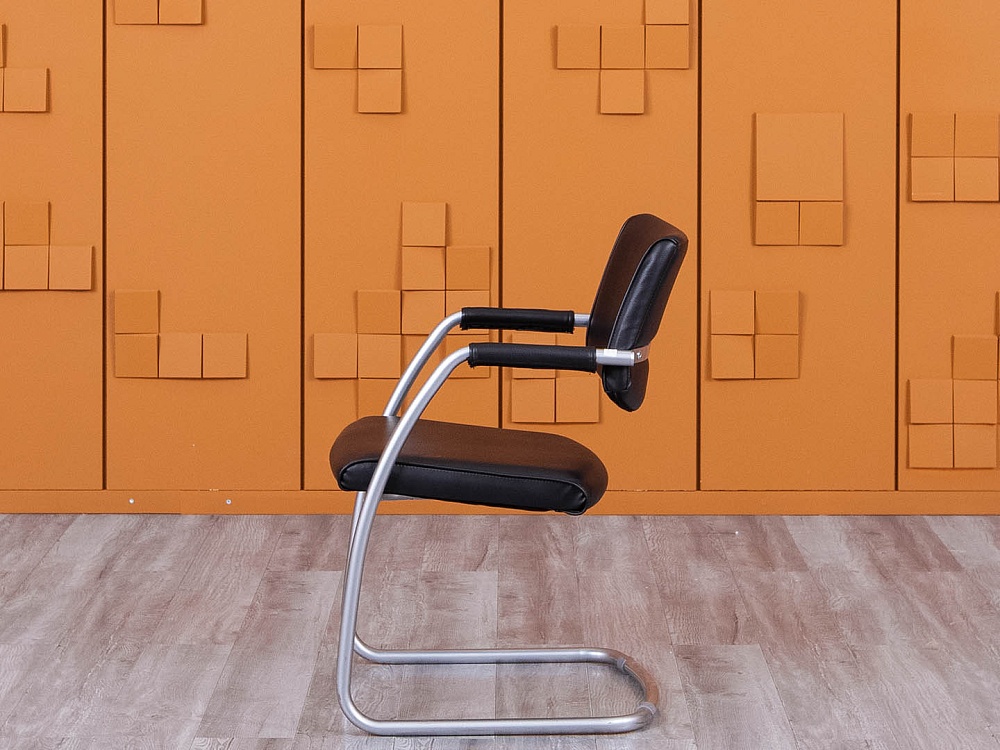 Конференц кресло для переговорной  Черный Кожзам    (КДКЧ1-15045)