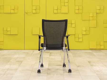 Конференц кресло для переговорной Comforto BENE Ткань Чёрный Австрия  КНТЧ-03025