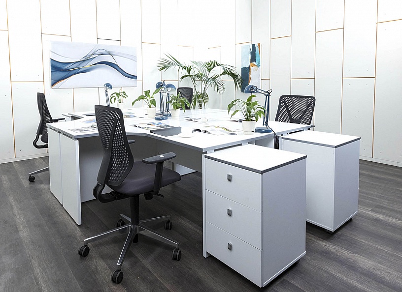 Комплект офисной мебели стол с тумбой  1 500х1 200х760 ЛДСП Белый   (СПУБКл-02082)