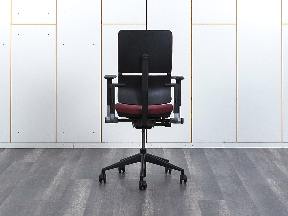 Офисное кресло руководителя  SteelCase Ткань Красный Please 2 Ergonomic  (КРТК-02072)