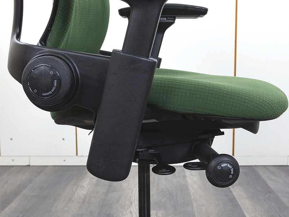 Офисное кресло руководителя  SteelCase Ткань Зеленый Leap B  (КРТЗ-07072)