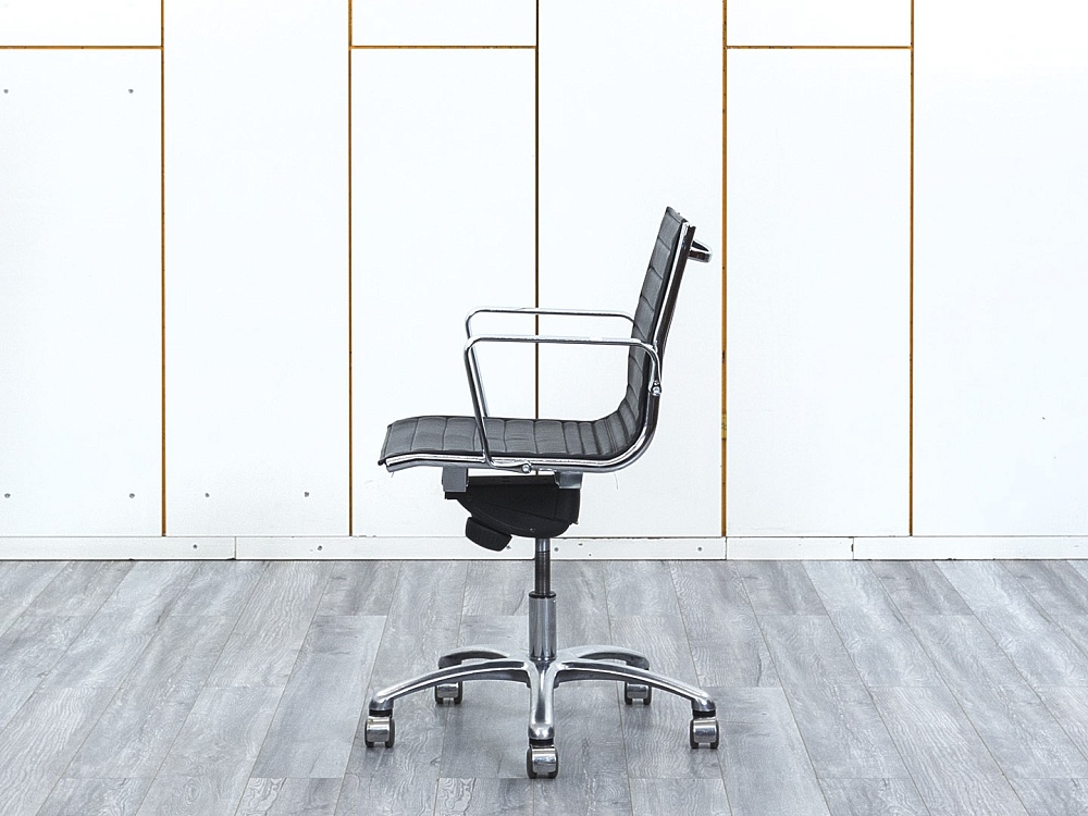 Офисное кресло для персонала  LUXY Кожа Черный   (КПКЧ-16024)