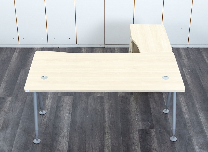 Комплект офисной мебели стол с тумбой  1 600х1 600х750 ЛДСП Клен   (СПУВ1Кл-13033)