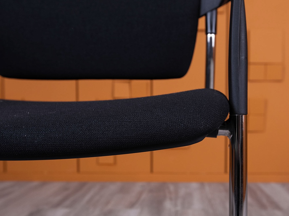 Конференц кресло для переговорной  Черный Ткань LD Seating DREAM 130B-N4  (КДТЧ-27025)