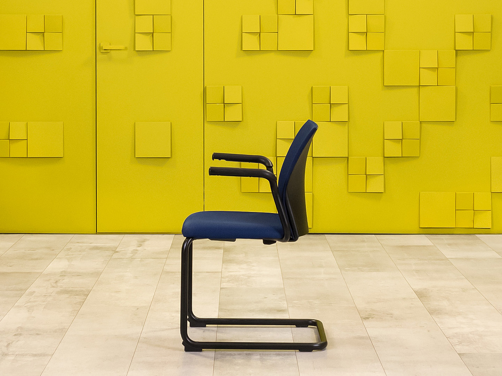 Конференц кресло для переговорной на полозьях Steelcase Ткань Синий Франция_КДТН-281024