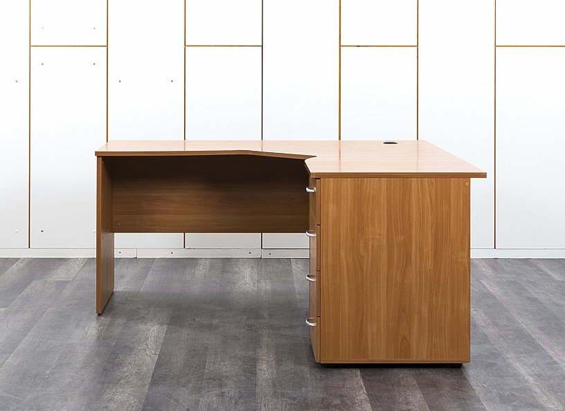 Комплект офисной мебели стол с тумбой  1 600х1 600х750 ЛДСП Ольха   (СПУЛКп-13052)