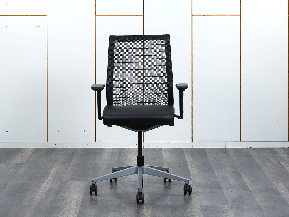 Офисное кресло для персонала  SteelCase Кожзам Черный Think  (КПКЧ-26013)