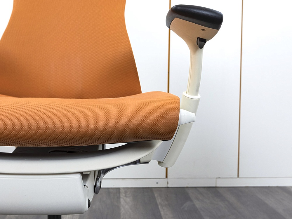 Офисное кресло руководителя  Herman Miller Ткань Оранжевый Embody  (КРТО-16062)