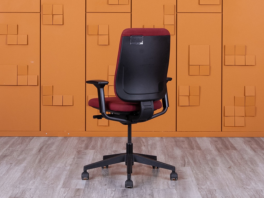 Офисное кресло для персонала  SteelCase Ткань Красный   (КПТК-30045)