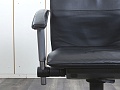 Офисное кресло руководителя  SATO Кожа Черный Tiger B  (КРКЧ1-08022)