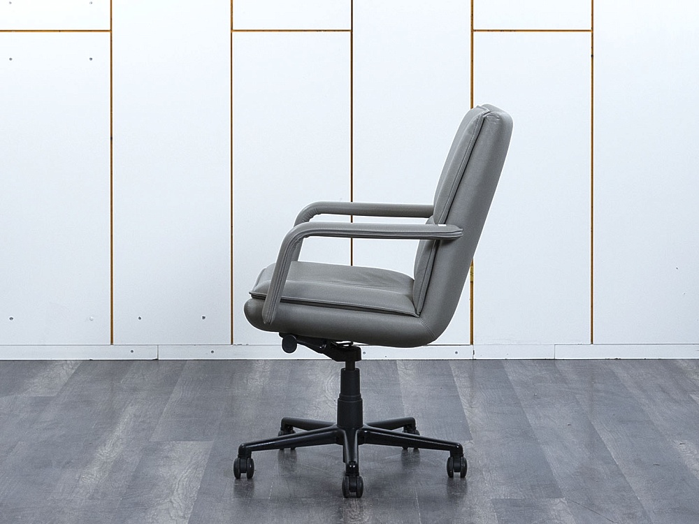 Офисное кресло руководителя  KEILHAUER Кожа Серый Elite  (КРКС-04053)