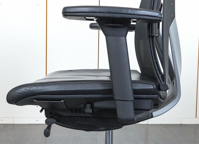 Офисное кресло для персонала  KÖNIG-NEURATH Кожа Черное   (КПКЧ2-24090)