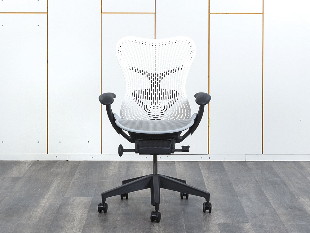 Офисное кресло руководителя  Herman Miller Сетка Серый Mirra 2  (КРСС-31103)