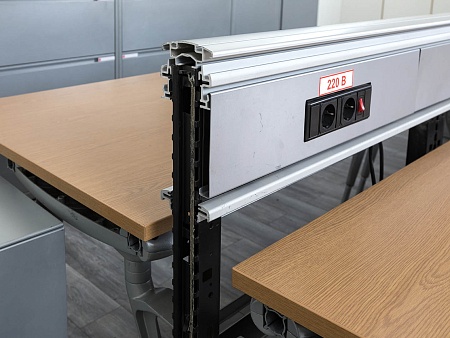 Комплект офисной мебели Herman Miller 3 200х1 800х1 000 ЛДСП Орех   (КОМХ-17082)