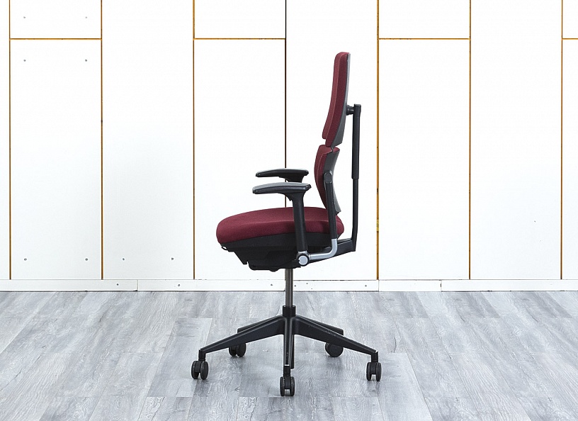 Офисное кресло руководителя  SteelCase Ткань Красный Please 2 Ergonomic  (КРТК-14113)
