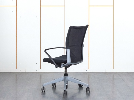 Конференц кресло для переговорной  Черный Ткань/сетка  Haworth Comforto  (УДТЧ-04110)