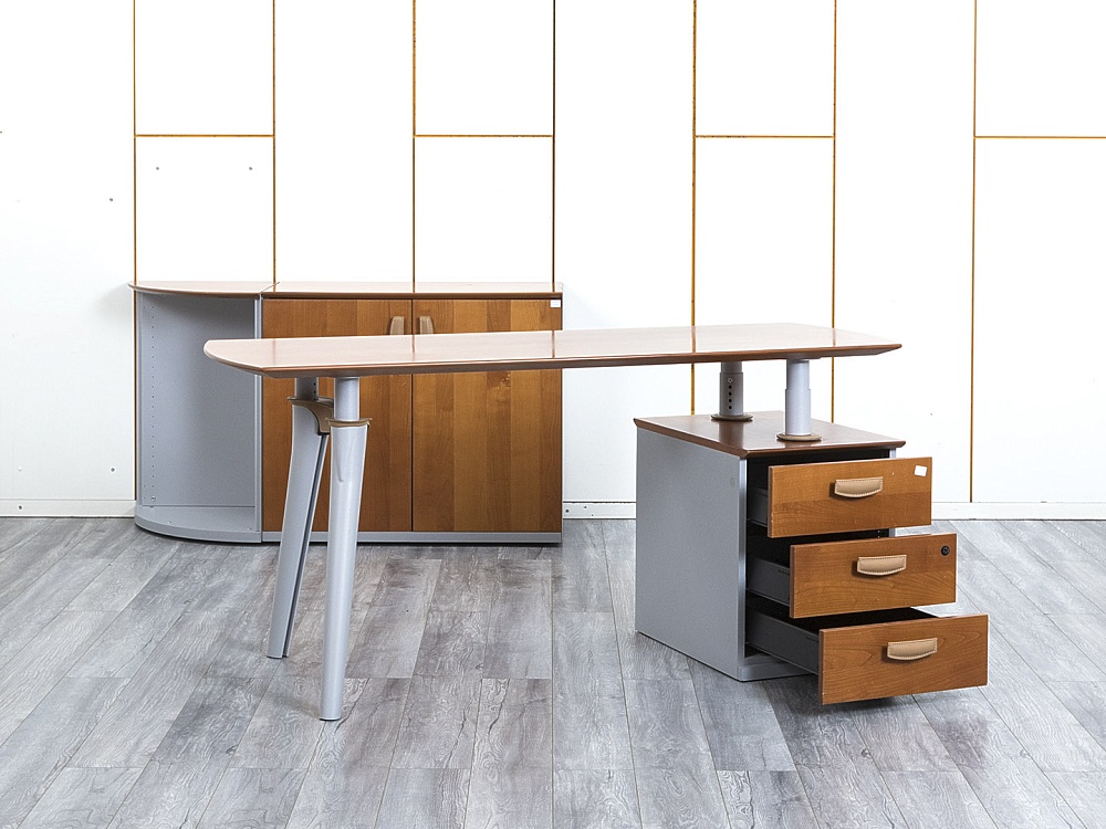 Стол для руководителя Codutti 1 600х600х760 МДФ Орех Master Point  (СРПХк-03054)