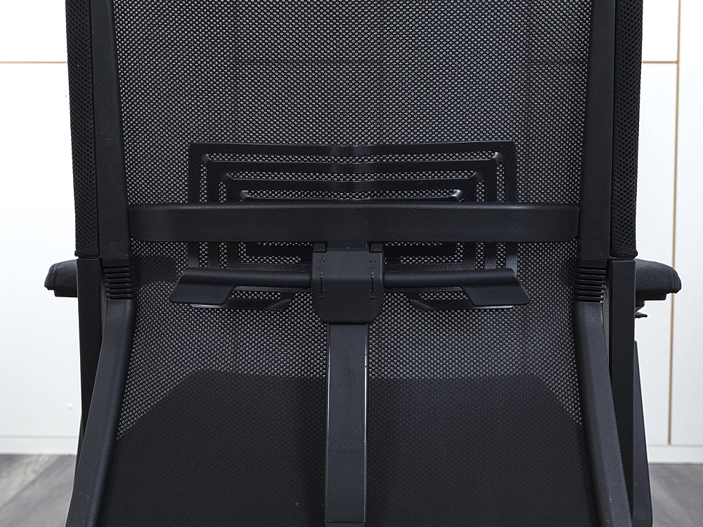 Офисное кресло руководителя  Haworth Ткань Черный Comforto 59  (КРТЧ-13081)