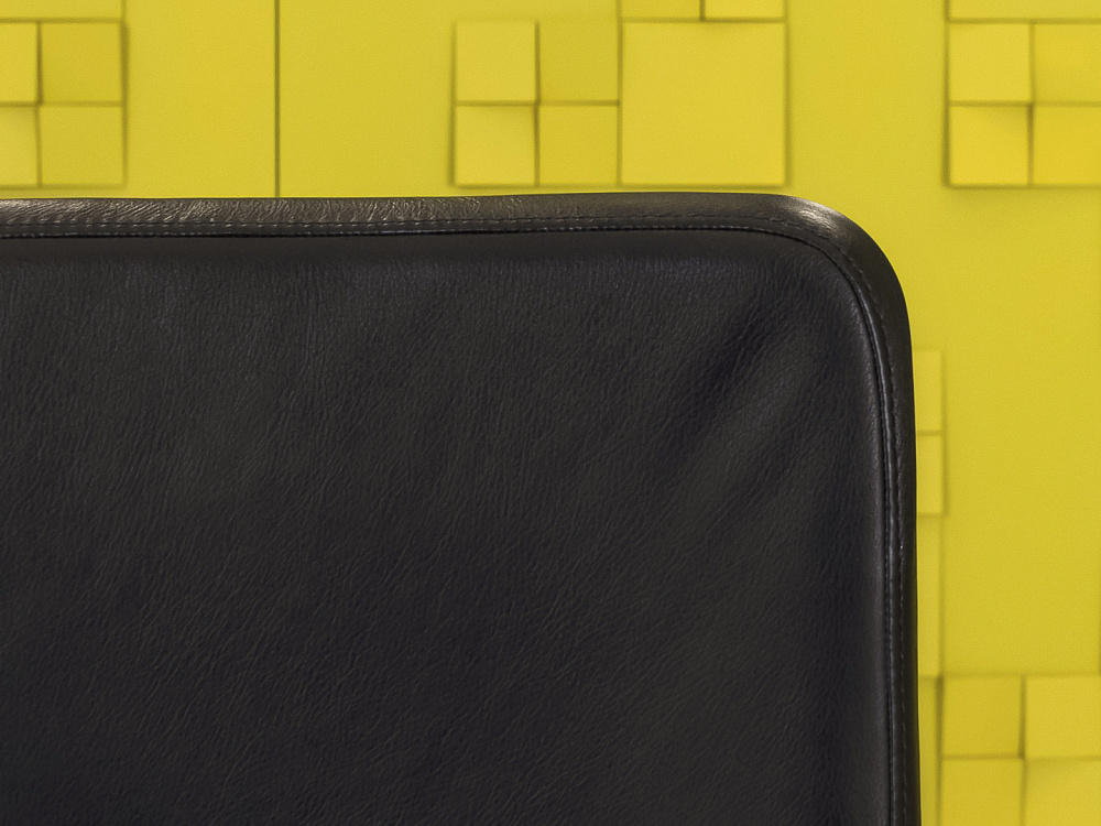 Офисное кресло руководителя на колесах Please 2 Ergonomik Steelcase Кожа Чёрный Германия  КРКЧ-23105