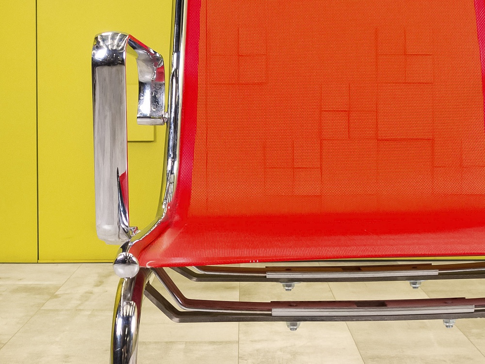 Конференц кресло для переговорной  Profoffice Сетка Красный Россия-Италия  КДТК-21045