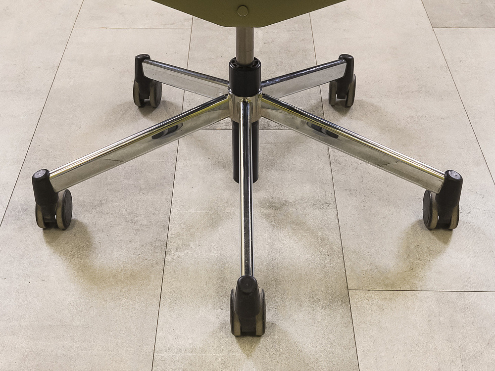 Офисное кресло для персонала на колесах Think Steelcase Ткань Чёрный Франция  КПТЧ-24025